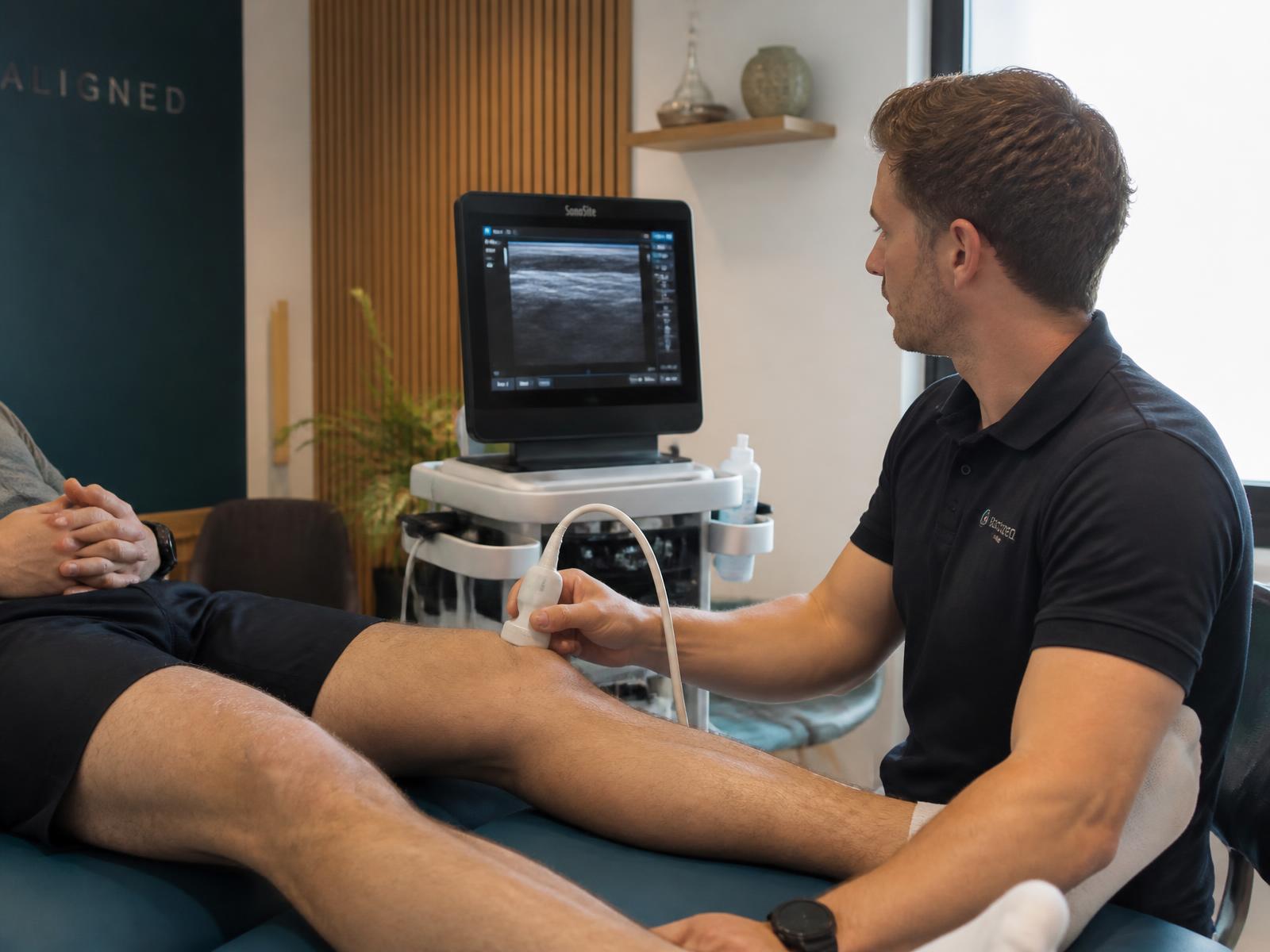 Evaluación ecoguiada de rodilla en Clínica DENEB